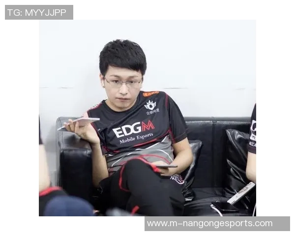 和平精英中EDG包夹战术的成功与失败分析及其影响探讨实时新闻